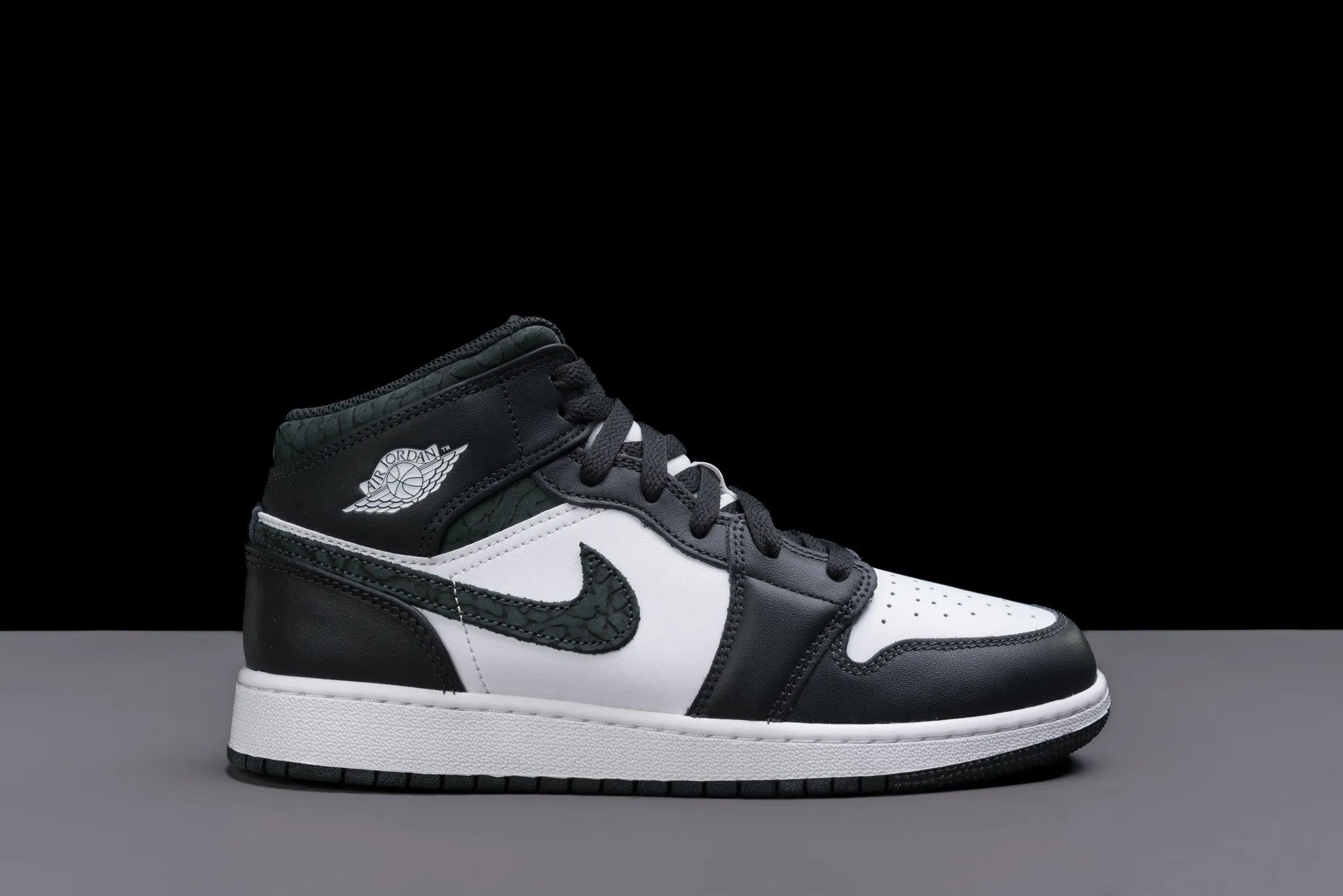 Air Jordan 1 Mid SE GS 'Panda Elephant'