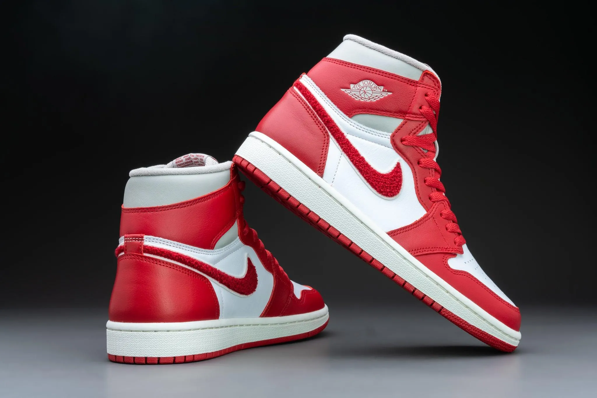 Air Jordan 1 Retro High OG Varsity Red (W)