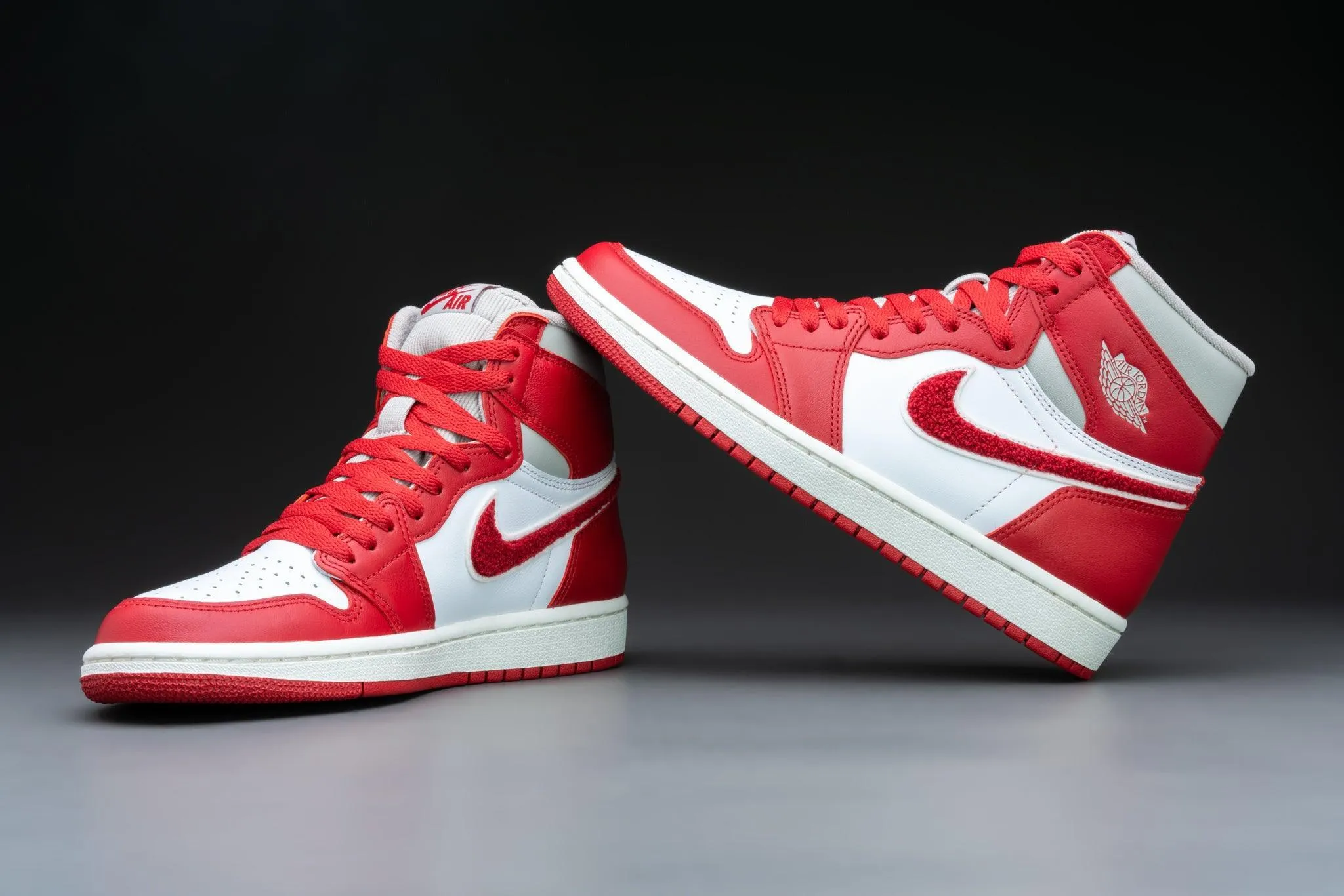 Air Jordan 1 Retro High OG Varsity Red (W)