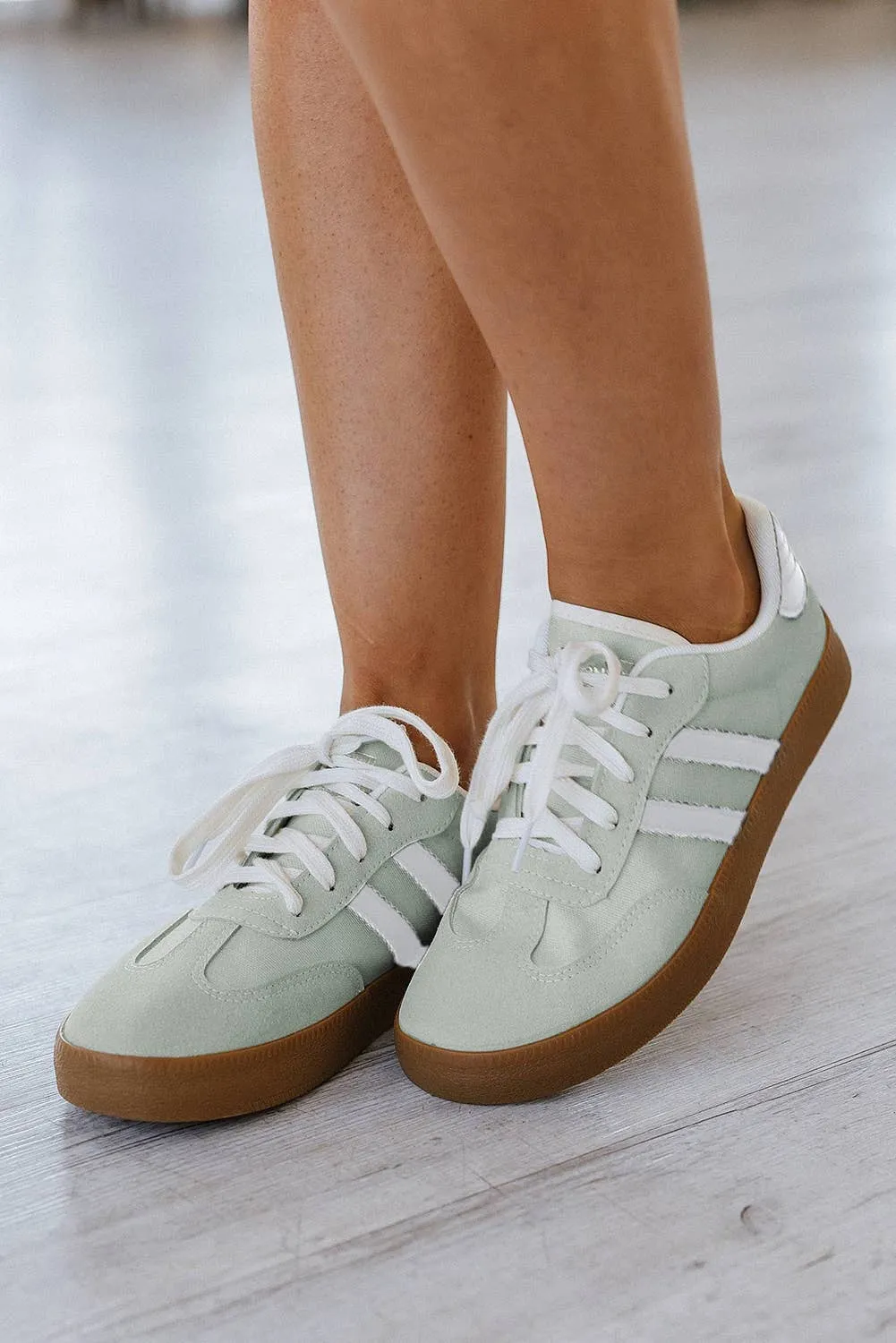 Striped Lace-up Flat Sneakers