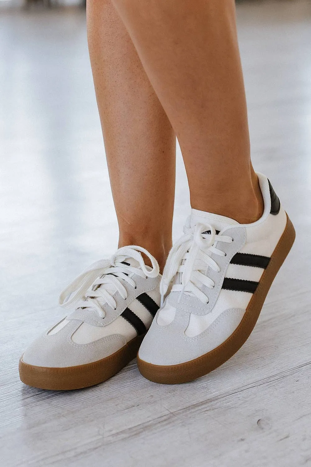 Striped Lace-up Flat Sneakers