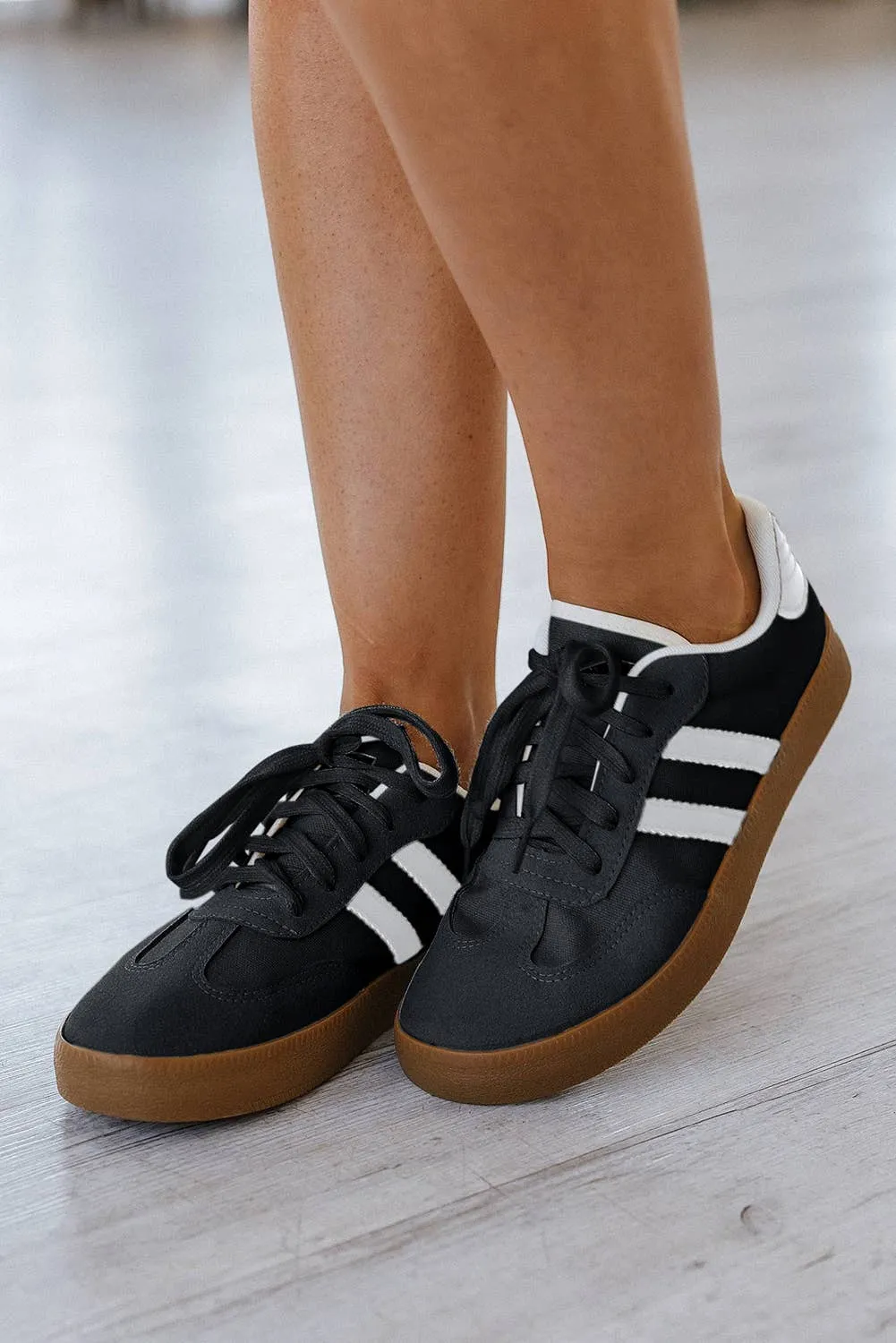 Striped Lace-up Flat Sneakers